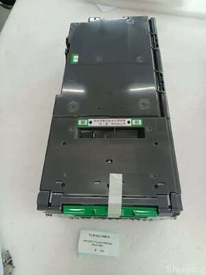 SR7500 एटीएम के लिए स्वचालित बैंकनोट गिनती और उच्च नकदी क्षमता के साथ हिताची यूआर-टी डुअल कैश रीसाइक्लिंग कैसेट